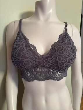 Colsie Floral Lace Bralette in Charcoal